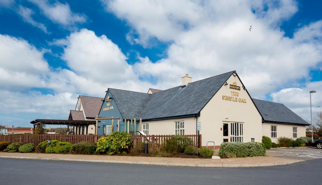 Sessile Oak, Llanelli By Marston'S Inns Exterior photo